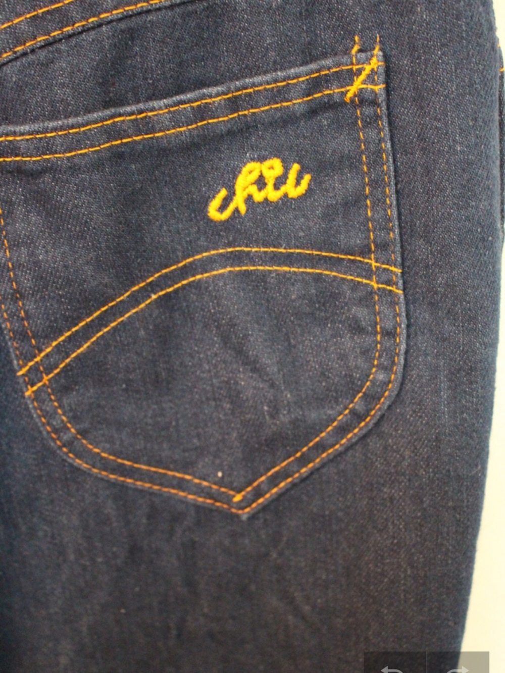 Vintage chic Dark Blue Denim Jeans 34” waist